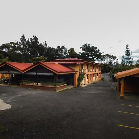 Hotel Amjeco San Isidro De El General エクステリア 写真